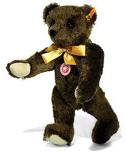 Classic 1909 brown Teddy bear by Steiff 000447