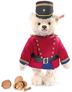 Steiff Teddy Bear Nut Cracker EAN 037269