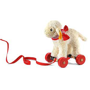 Steiff LINDA Lamb Pull Along 18cm  - 238253
