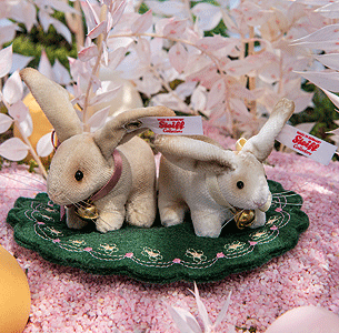 Steiff Rabbit Pin Cushion Set 006128