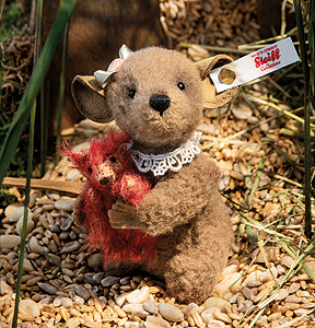 Steiff Xenia Mouse with Red Bear 006142