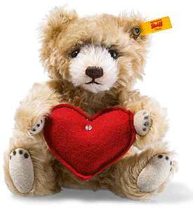 Steiff Classic Teddy Bear With Heart with FREE Gift Box 040122