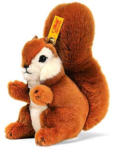 Classic Squirrel by Steiff 071263